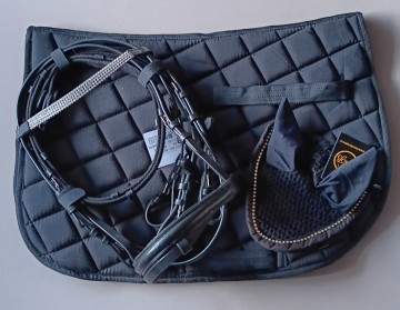 Dekje en hoofdstel en oornetje zwart mini