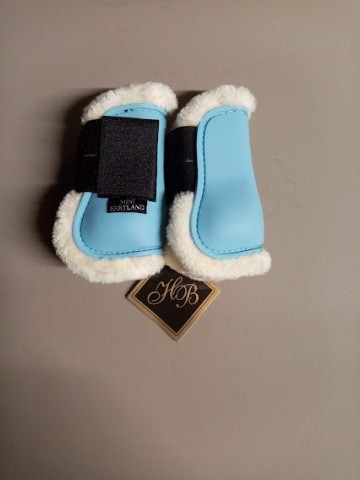 Peeskapje licht blauw bont mini