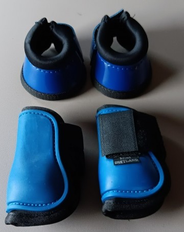 Setje peesbeschermer en springschoenlak blauw mini shetlander
